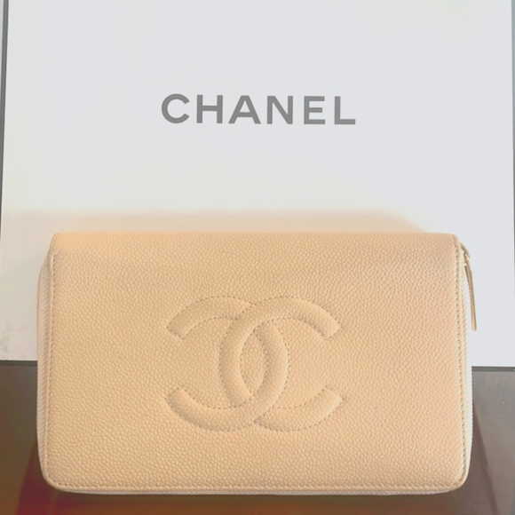 💝💥Authentic Chanel Caviar Agenda Large zip around wallet🎀❤️‍🔥 - Picture 9 of 16
